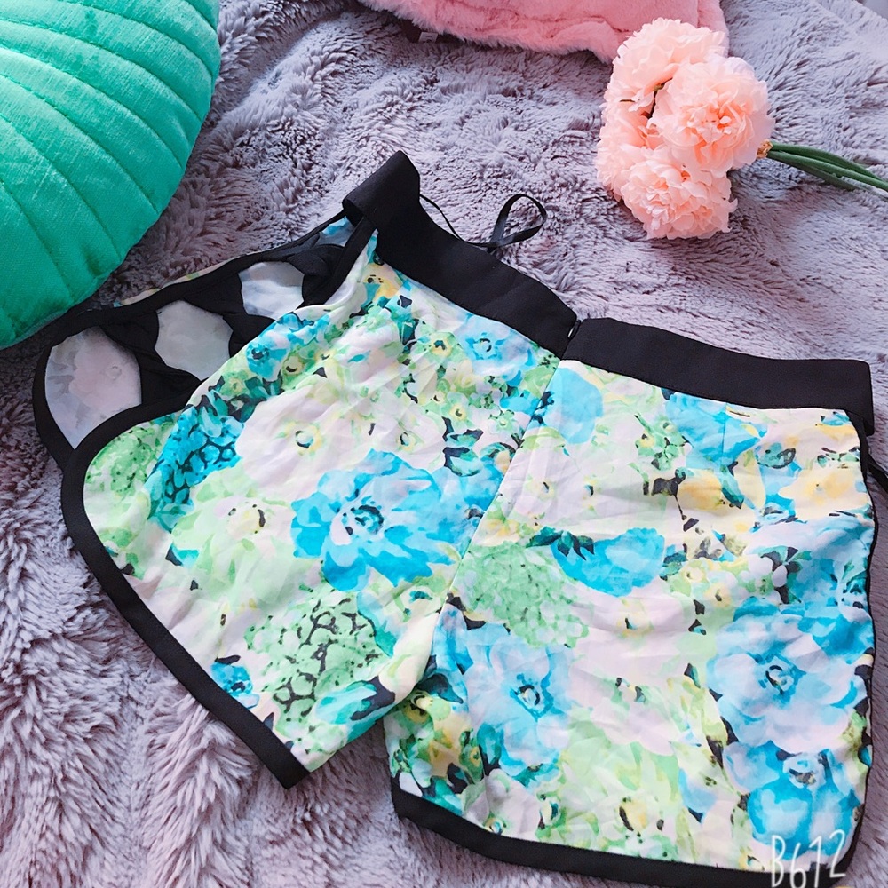 Perfect for the Summer Bow Tie Shorts